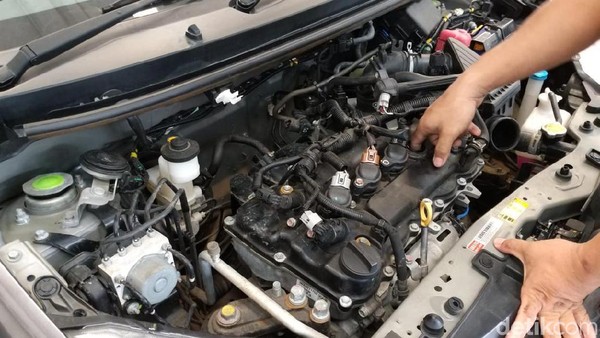 Cara Merawat Mobil Bensin